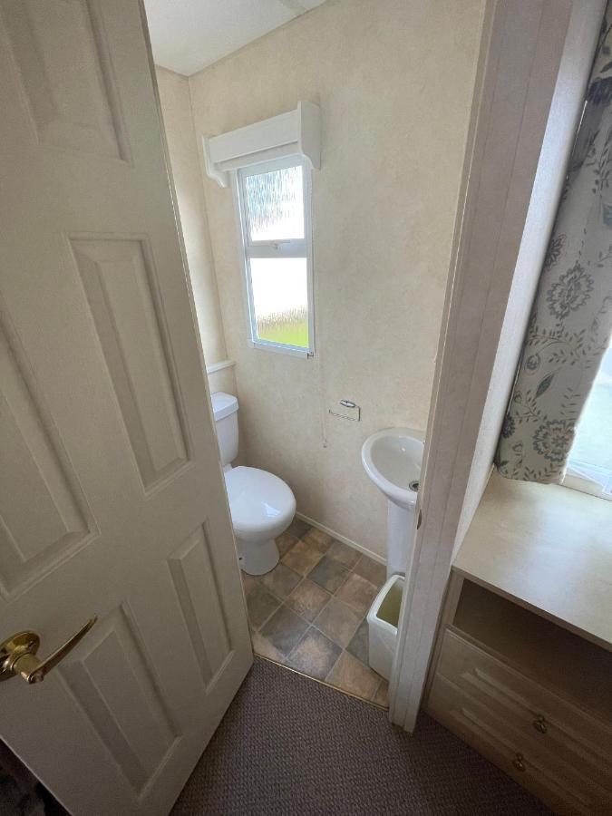 341 Family Caravan At Marine Holiday Park, Sleeps 6 Hotell Rhyl Eksteriør bilde