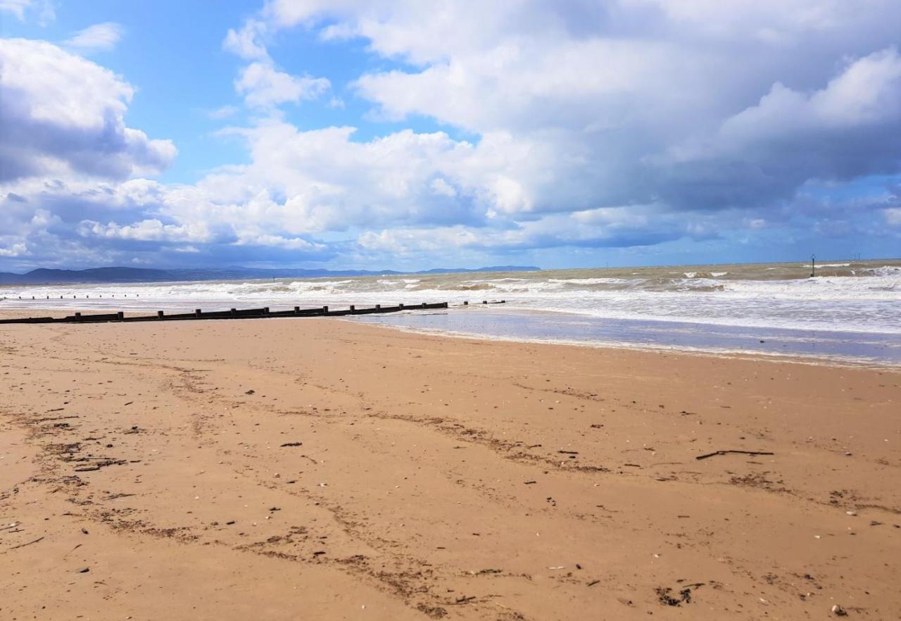 341 Family Caravan At Marine Holiday Park, Sleeps 6 Hotell Rhyl Eksteriør bilde