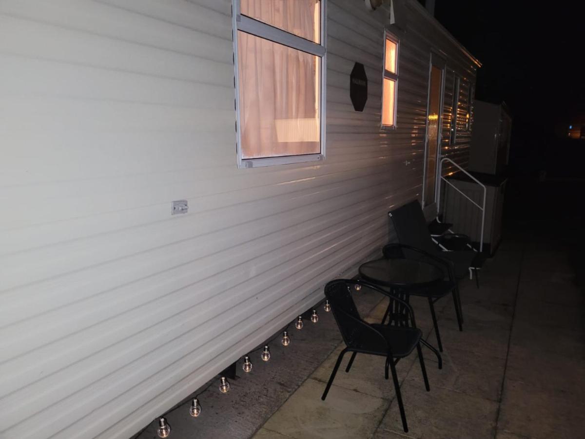 341 Family Caravan At Marine Holiday Park, Sleeps 6 Hotell Rhyl Eksteriør bilde
