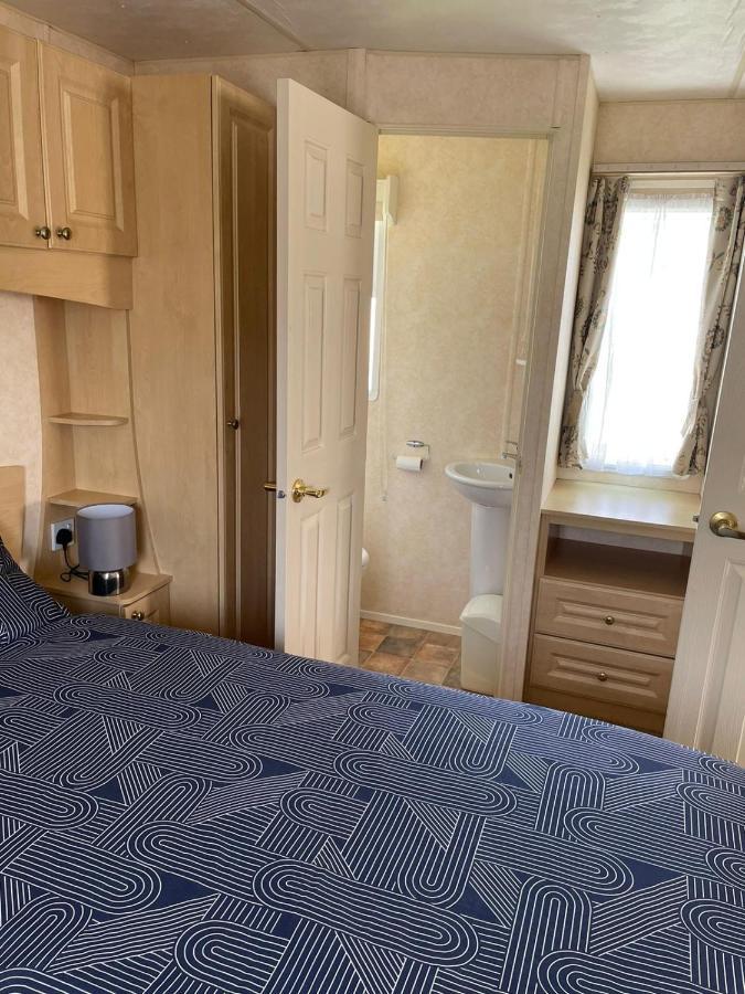 341 Family Caravan At Marine Holiday Park, Sleeps 6 Hotell Rhyl Eksteriør bilde